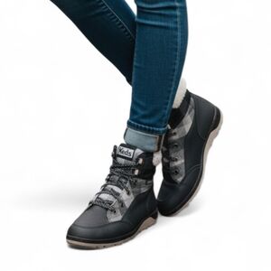 NWOT Keds Scout Boot III Black Plaid Sherpa Lined Boots - 9.5